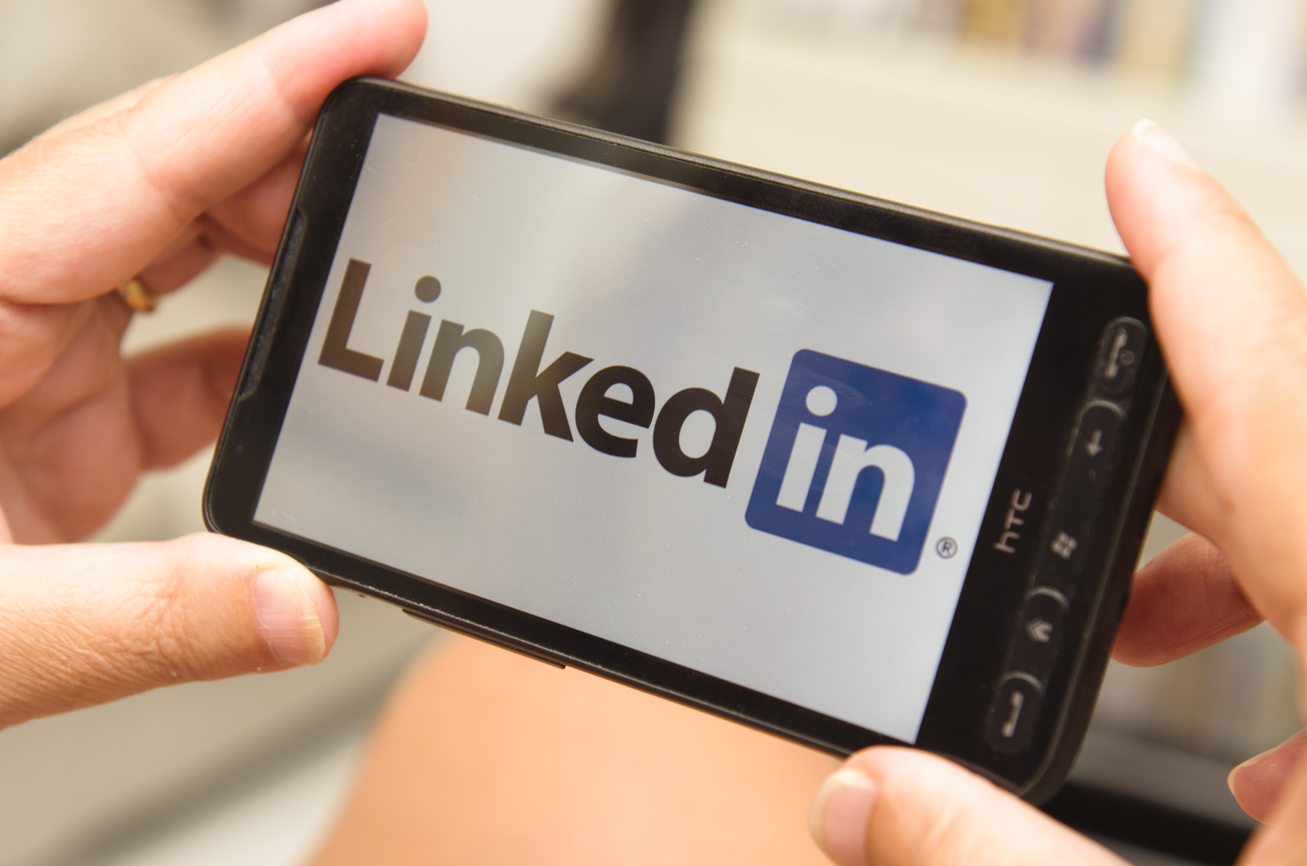 Linkedin tips for recent college grads